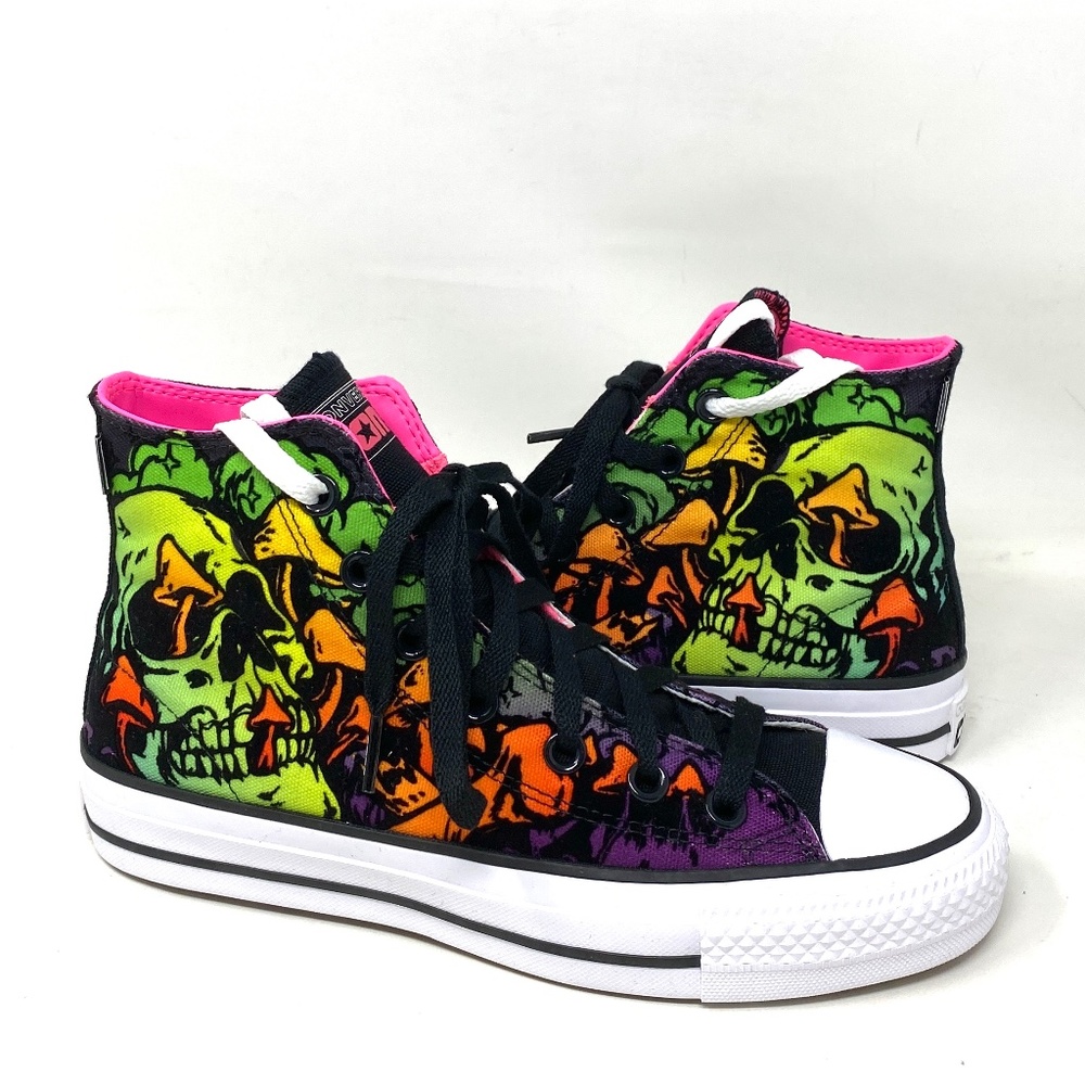 WORN ONCE - Hi-Top Neon Skull w/Velvet - Picture 3 of 10